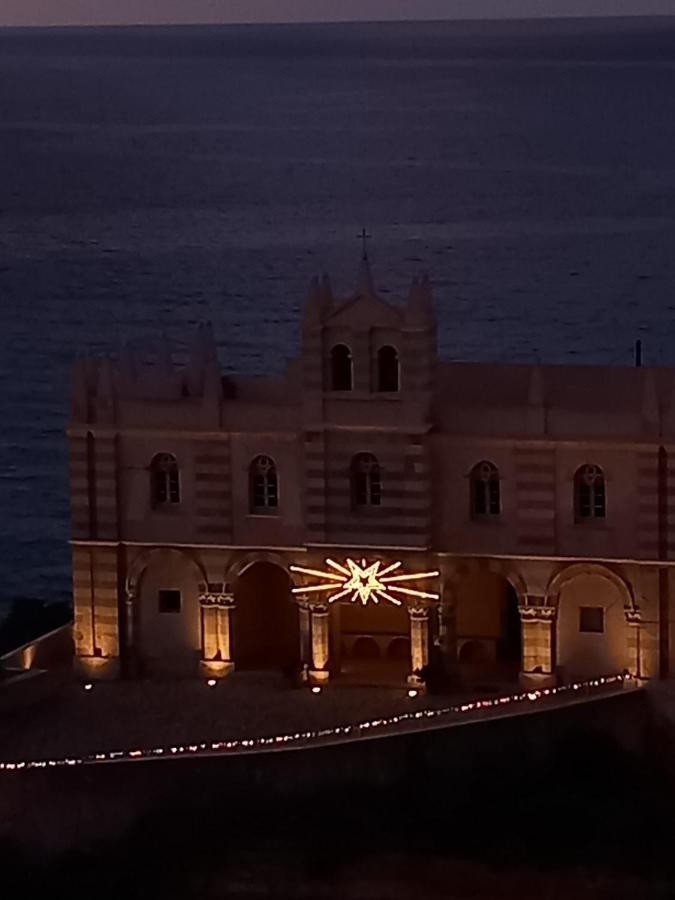 Bluemind Aparthotel Tropea Bagian luar foto