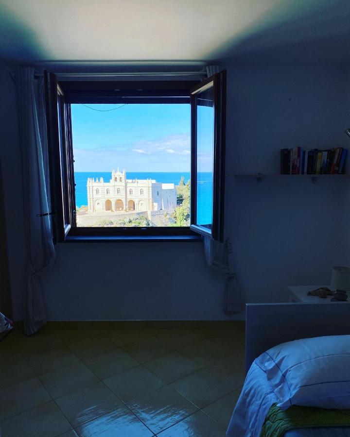Bluemind Aparthotel Tropea Bagian luar foto