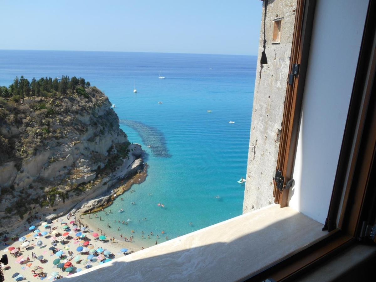 Bluemind Aparthotel Tropea Bagian luar foto