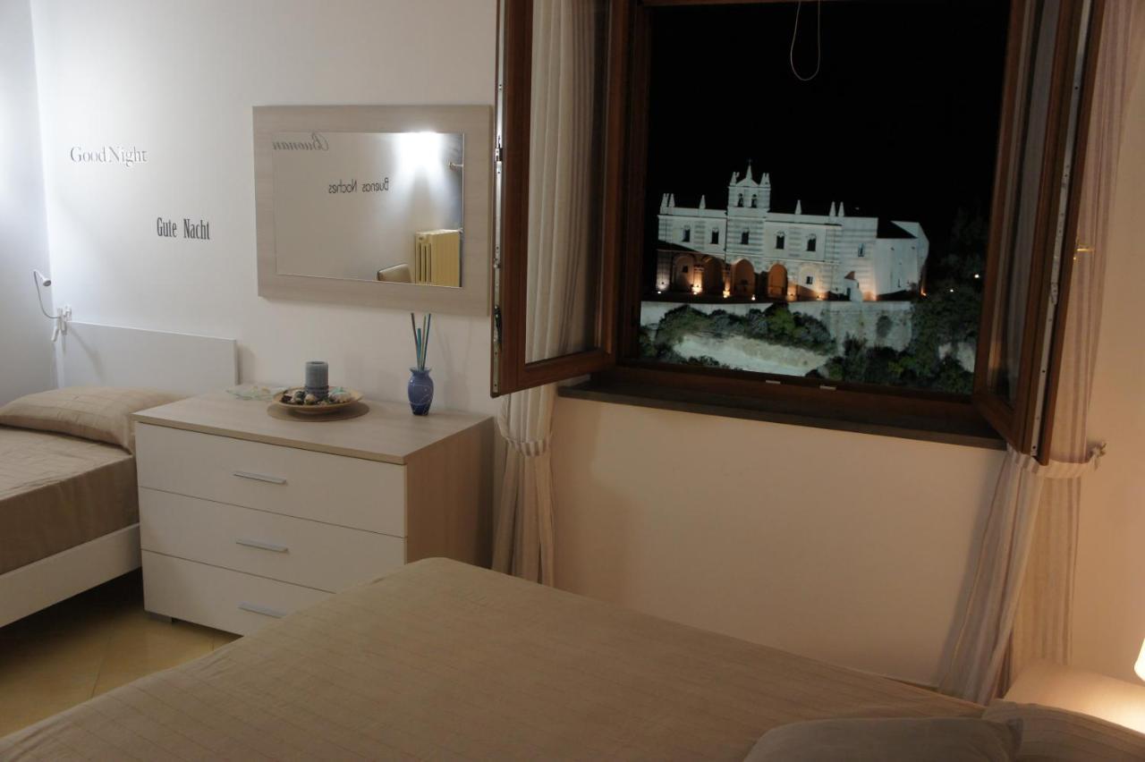 Bluemind Aparthotel Tropea Bagian luar foto
