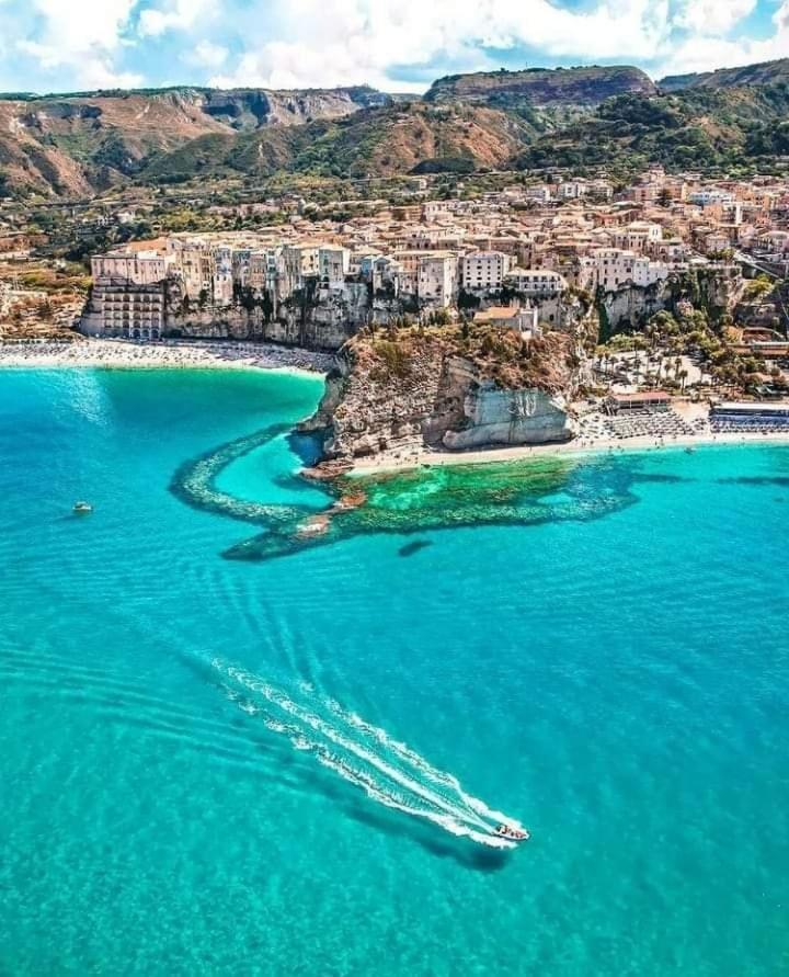 Bluemind Aparthotel Tropea Bagian luar foto